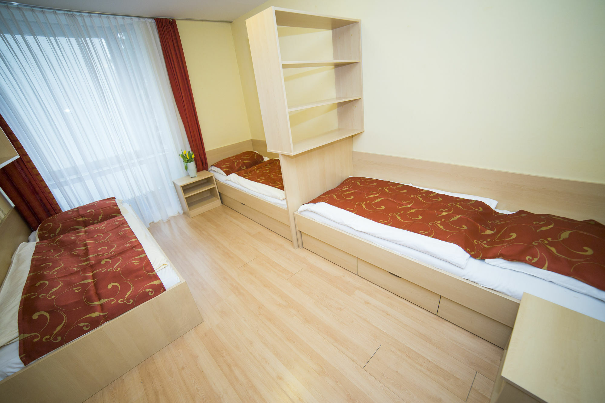 Mynext - Westbahnhof Hostel One Bécs Kültér fotó